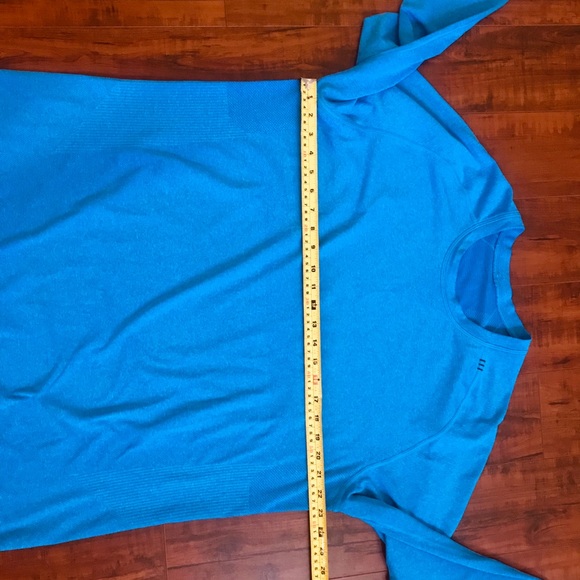 LULULEMON Metal Vent 👕 - Picture 3 of 7